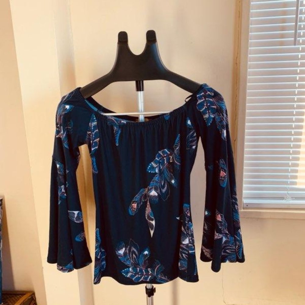 Vava  off the shoulder bell sleeves Blue top